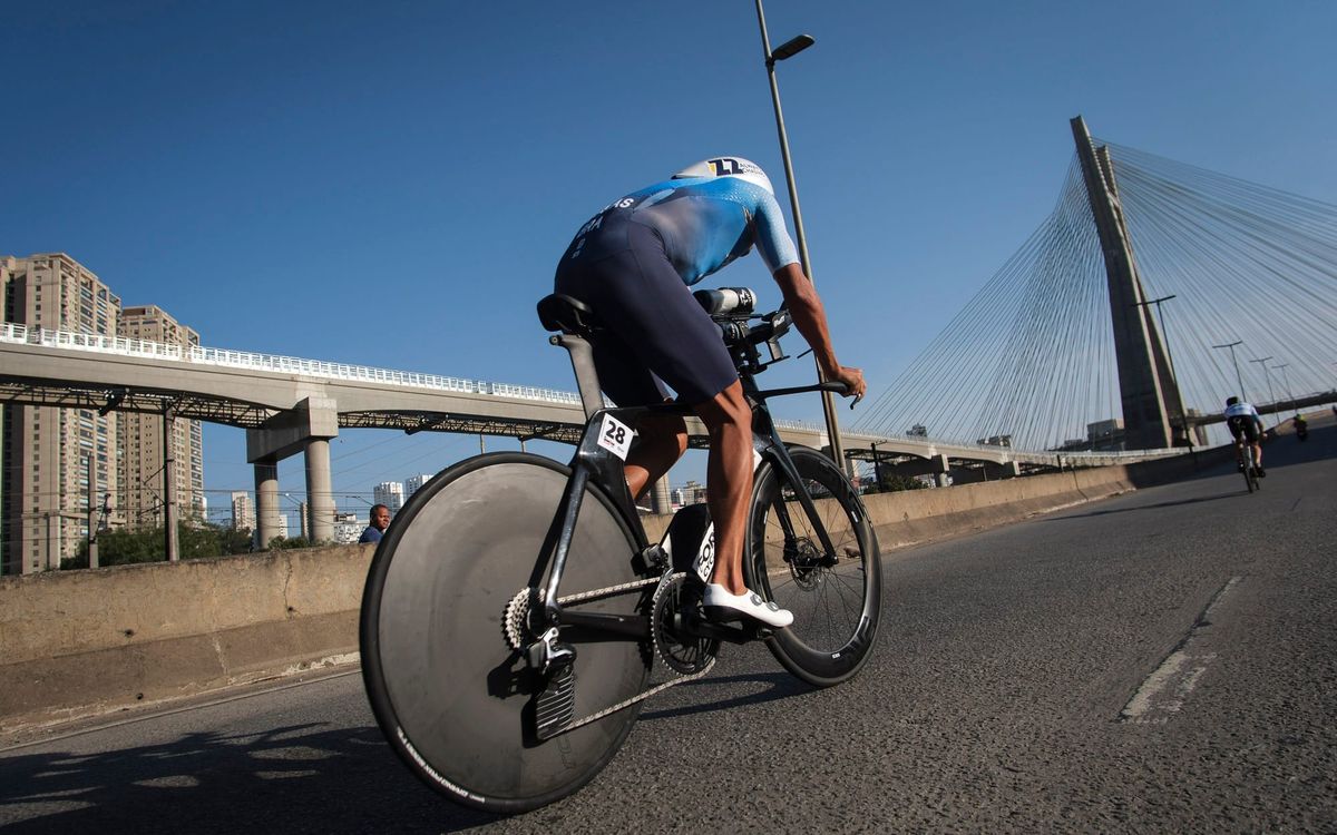 Djenyfer e Messias dominam o Ironman 70.3 São Paulo