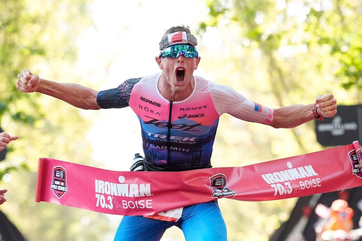 Replay: A dominância de Sam Long no IM70.3 Boise