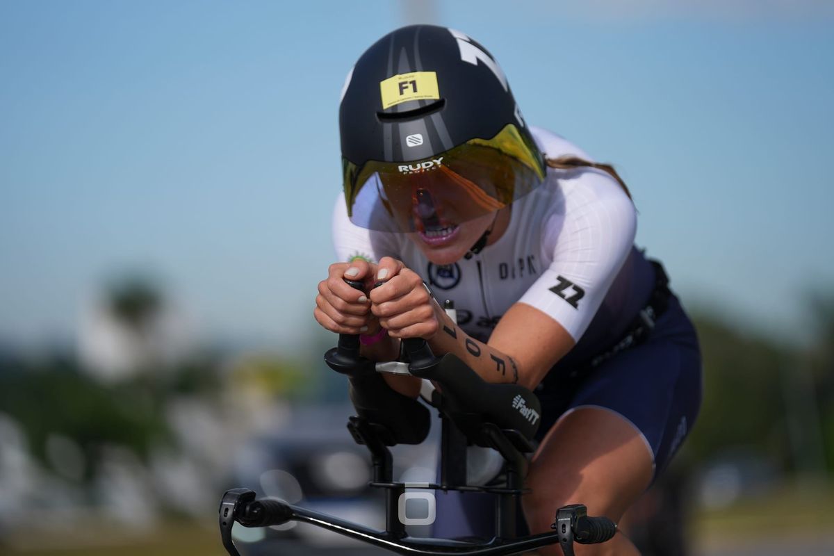 Djenyfer Arnold vence o IM70.3 Florianópolis