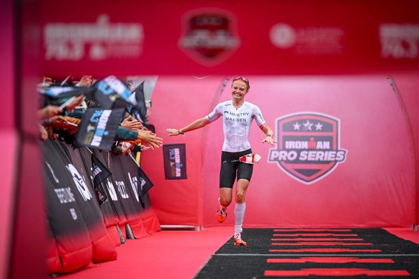 Pamella Oliveira garante a vaga para o mundial de IM 70.3