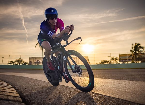 Pamella Oliveira vai em busca da vaga para o mundial no IM70.3 Les Sables, na frança