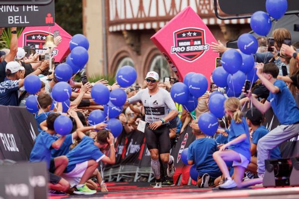 Blummenfelt mostra as garras em Frankfurt, com recorde