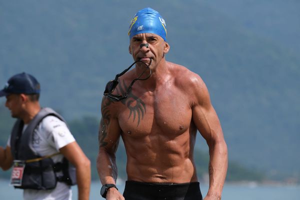 Triatleta encara o Ultraman do Havaí em jejum