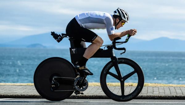 Triatleta pro vence o Challenge Wanaka por 15min de vantagem entre amadores