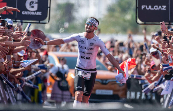 Campeão mundial do Ironman Sam Laidlow tem temporada sob risco