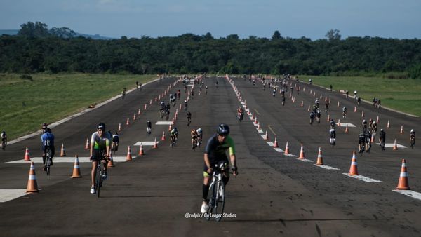 BLUE LONG DISTANCE agita o fim de semana