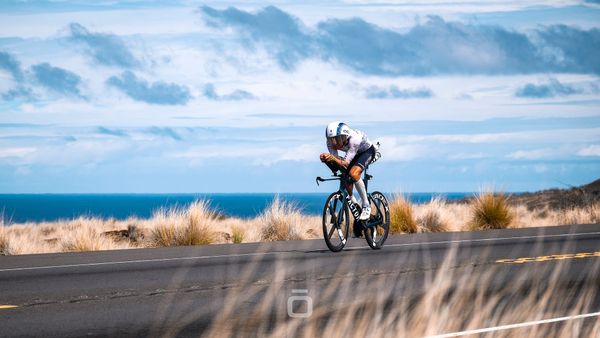 Como enfrentar o vento contra e/ou lateral no ciclismo