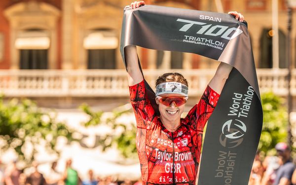 Georgia Taylor-Brown conquista seu primeiro T100