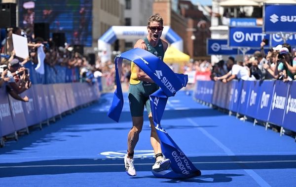 Hauser e Periault vencem em Hamburgo