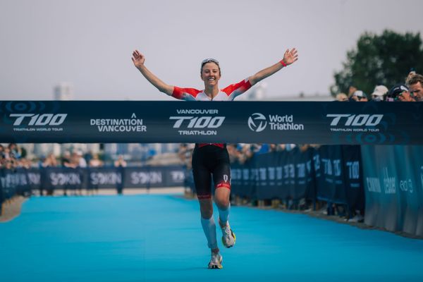 Julie Derron vence o T100 Vancouver