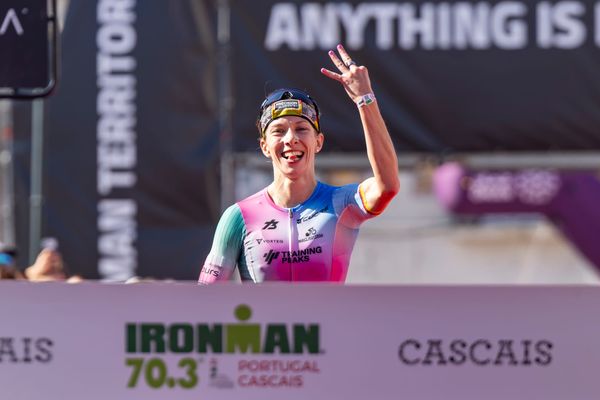 Lizzie Rayner domina o IM 70.3 Cascais