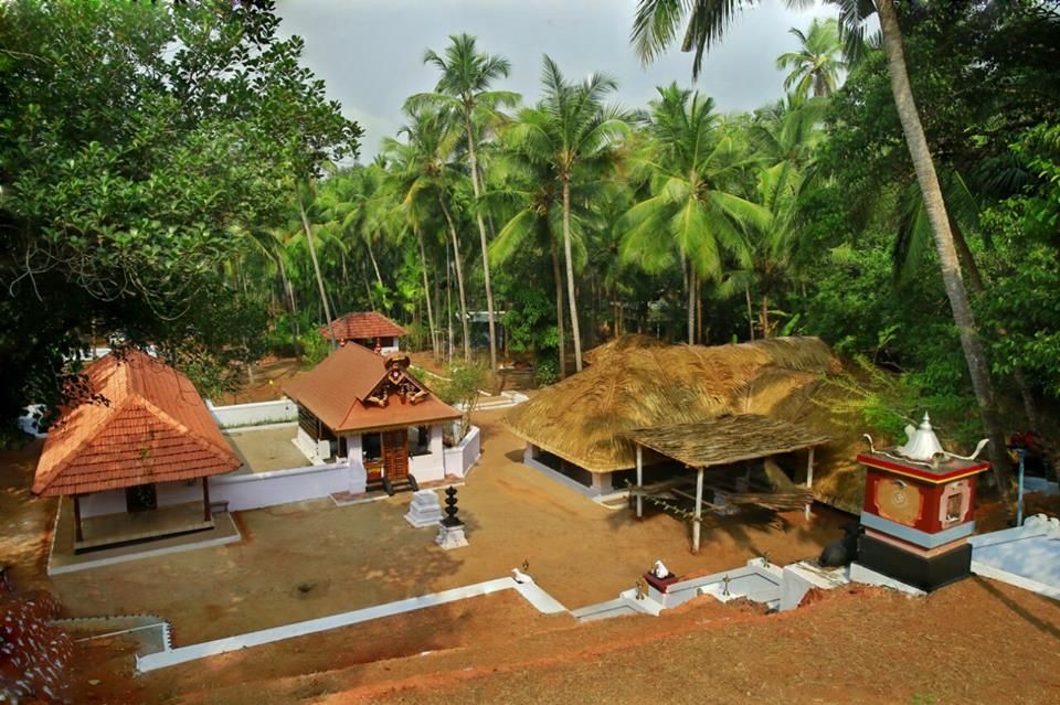 പ്രൗഢിയുടെ കൈപിടിച്ച്...പഴമയിലൂടൊരു യാത്ര ...