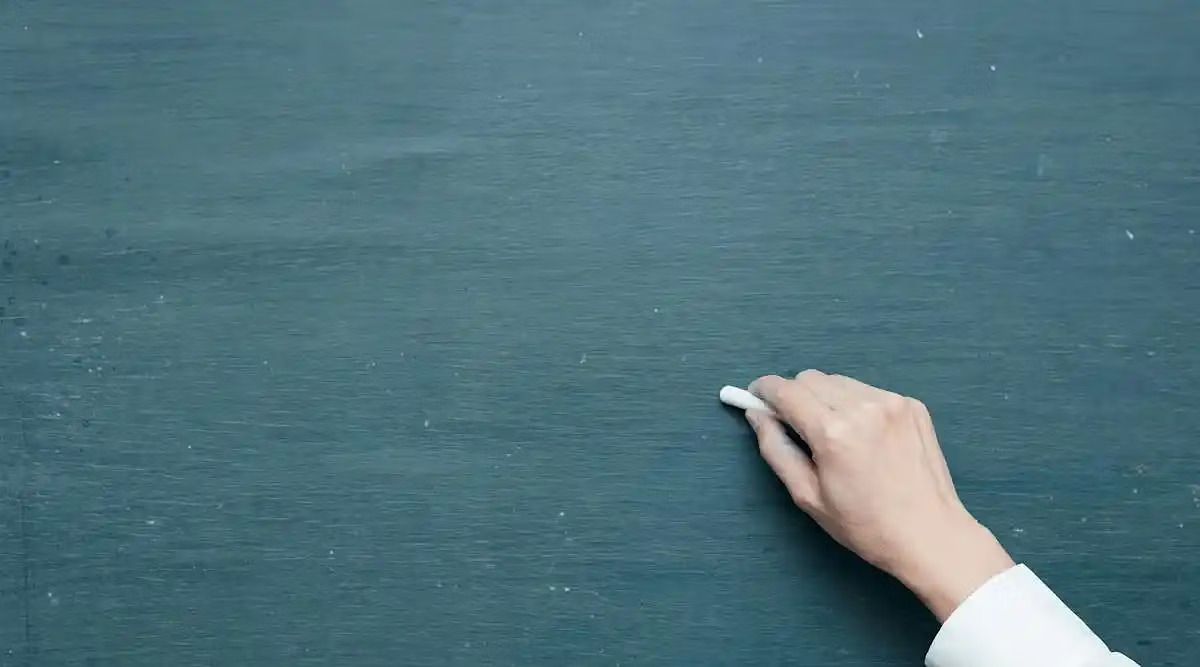 എയ്ഡഡ് സ്കൂളുകളിൽ ദിവസവേതന അധ്യാപക നിയമനത്തിനുള്ള പ്രായപരിധി 56 വയസ്സായി ഉയർത്തി