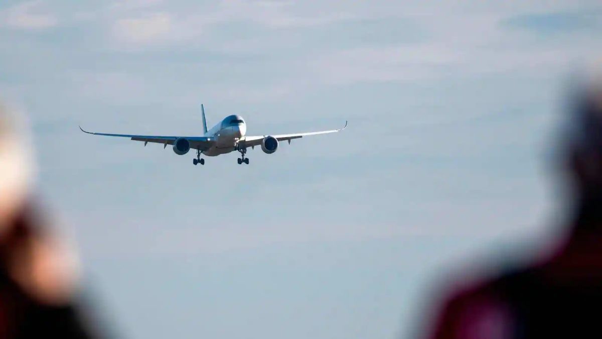 യുഎസ്– ഡൽഹി വിമാനത്തിലെ സീറ്റിൽ മദ്യ ലഹരിയിൽ മൂത്രമൊഴിച്ചു; മാപ്പ് പറഞ്ഞ് വിദ്യാർഥി