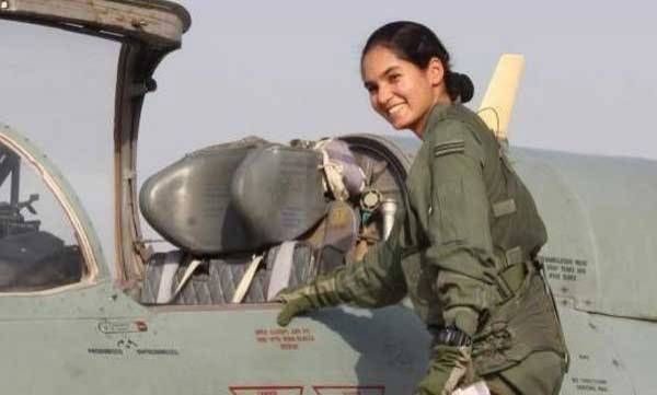 സൂപ്പര്‍സോണിക് യുദ്ധവിമാനം പറപ്പിച്ച ആദ്യ ഇന്ത്യന്‍ വനിത; മിഗ് യുദ്ധവിമാനം പറപ്പിച്ച് ഇവള്‍ ചരിത്രത്തിലേക്ക്