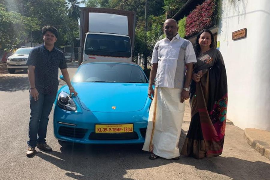 1.20 കോടി രൂപ മുടക്കി വാങ്ങിയ പോഷെ ബോക്സറിന് സി കെ 1 എന്ന നമ്പർ കിട്ടാൻ മലയാളി മുടക്കിയത് 31 ലക്ഷം രൂപ