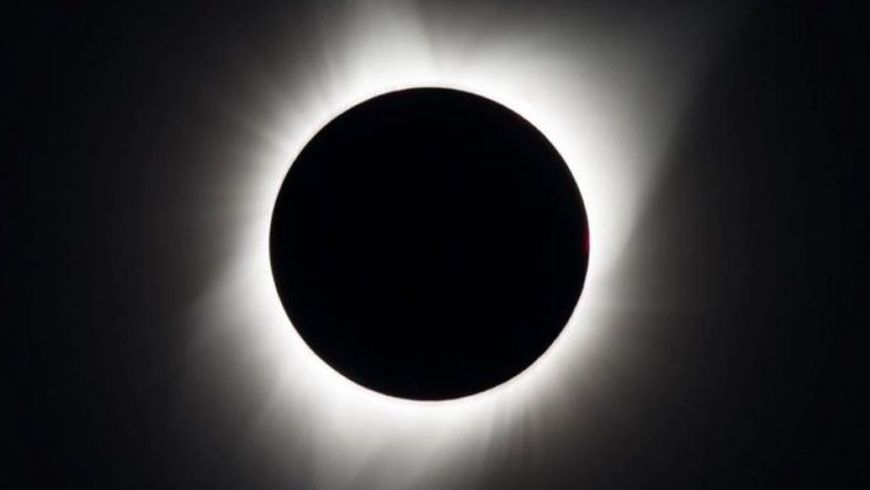 ബ്ലൂമൂണും ബ്ലഡ്മൂണും അല്ല ഇതാ ബ്ലാക്ക്മൂണ്‍ വരുന്നു