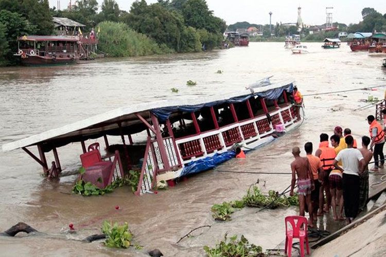 തായ്‌ലന്റില്‍ ബോട്ട് അപകടം; 13 പേര്‍ മരിച്ചു; നിരവധി പേരെ കാണാതായി(വീഡിയോ)