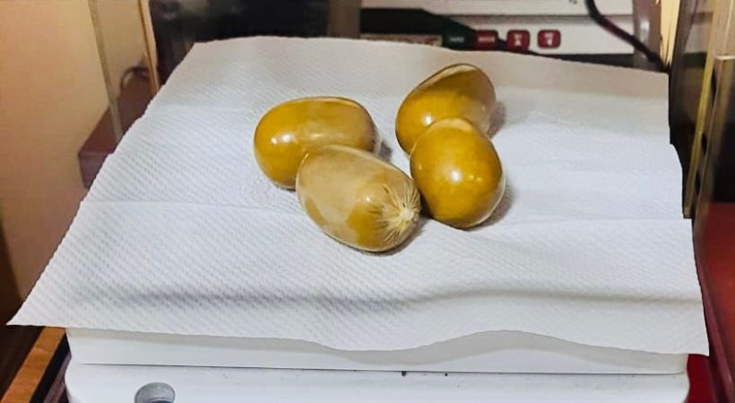 കൊച്ചിയില്‍ സ്വര്‍ണവേട്ട; ശരീരഭാഗങ്ങളില്‍ ഒളിപ്പിച്ച 46 ലക്ഷം രൂപയുടെ സ്വര്‍ണവുമായി മലപ്പുറം സ്വദേശി പിടിയില്‍