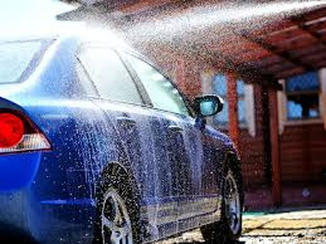 കാര്‍ കഴുകിയാല്‍ 2000 പിഴയടക്കാം