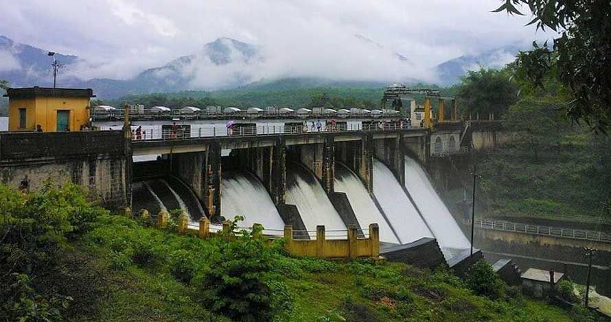 കേരളത്തില്‍ അതിശക്തമായ മഴ; അതിതീവ്രമഴയുടെ പശ്ചാത്തലത്തിൽ ഇടുക്കി അണക്കെട്ട് തുറക്കാനുള്ള മുന്നൊരുക്കങ്ങൾ കെഎസ്ഇബി തുടങ്ങി; ഇടുക്കിയില്‍ യാത്രാവിലക്ക്