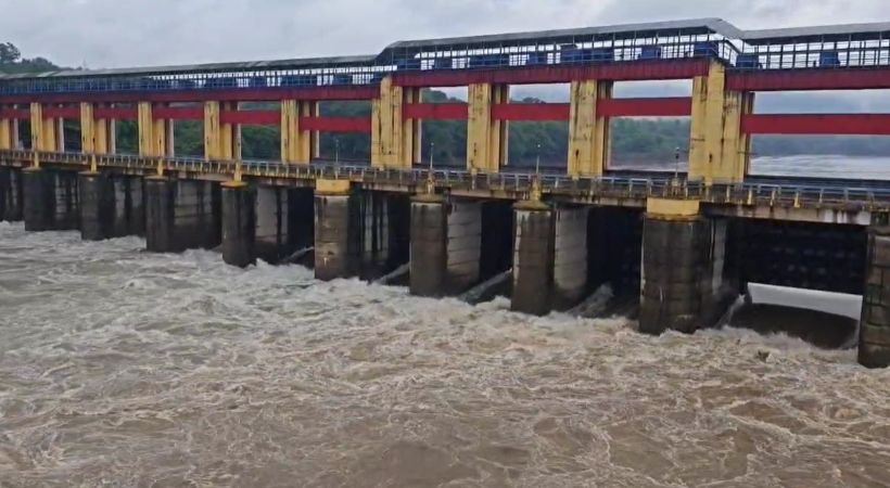 ഭൂതത്താൻകെട്ട് ഡാമിൻ്റ മുഴുവൻ ഷട്ടറുകളും ഉയർത്തി