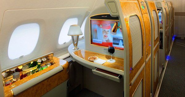 14 ലക്ഷം രൂപയുടെ എമിറേറ്റ്‌സിലെ ഫസ്റ്റ് ക്ലാസ് യാത്രയുടെ വീഡിയോ കണ്ടത് ഒരു കോടിയിലധികം പേര്‍