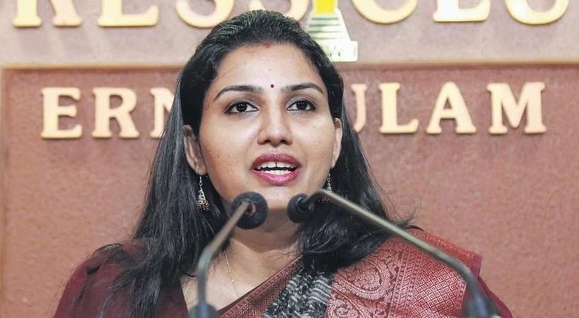 നാല് കളക്ടർമാർക്ക് സ്ഥലം മാറ്റം; രേണുരാജിനെ വയനാട്ടിലേക്ക് മാറ്റി