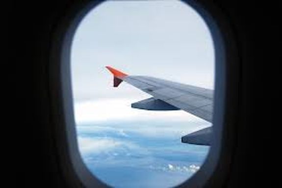 വിമാനയാത്രക്കിടെ ഇനി മൊബൈല്‍ ഫോണ്‍ കോളുകളും ഇന്റര്‍നെറ്റും ഉപയോഗിക്കാനാകും