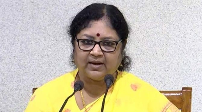 ബിരുദ പഠനം ഇനി 4 വർഷം, മൂന്ന് വർഷ ബിരുദ കോഴ്സുകൾ ഈ വര്‍ഷം കൂടി മാത്രം; മന്ത്രി ആര്‍.ബിന്ദു