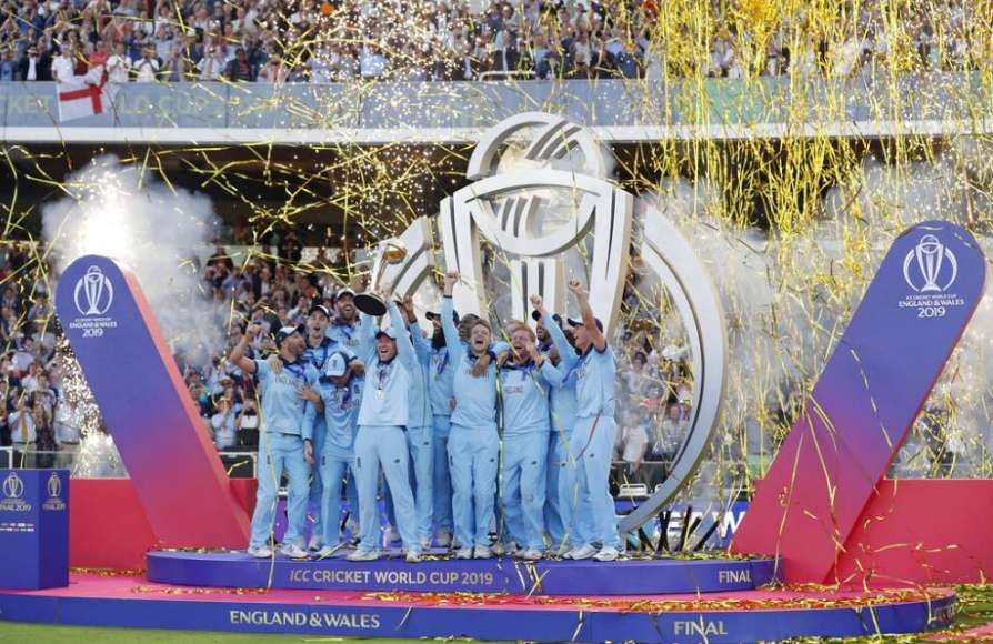 സൂപ്പര്‍ ഓവറിന്റെ അവസാന പന്തില്‍ ലോര്‍ഡ്‌സില്‍ പിറന്നത് ചരിത്രം; ന്യൂസിലൻഡിനെ കീഴടക്കി ഇംഗ്ലണ്ട് ലോകചാമ്പ്യന്മാർ