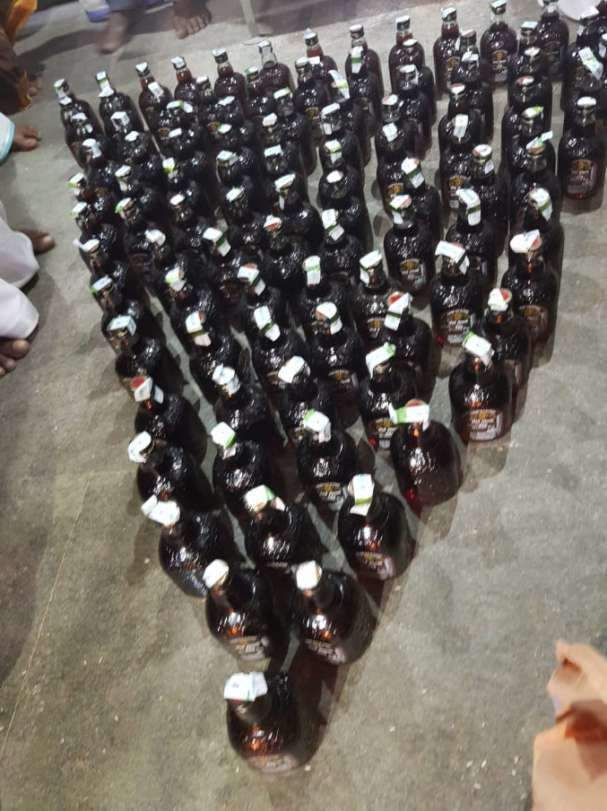 പോരുവഴി മലനട ക്ഷേത്രത്തിൽ ഇത്തവണ ദുര്യോധനന് വഴിപാടായി കിട്ടിയത് 101 കുപ്പി ഓൾഡ് മങ്ക് റം