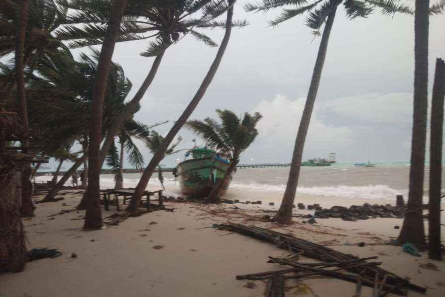 'മഹ' ചുഴലിക്കാറ്റ് അതിതീവ്രമാകുന്നു; അഞ്ച് ജില്ലകളില്‍ ഓറഞ്ച് അലര്‍ട്ട്