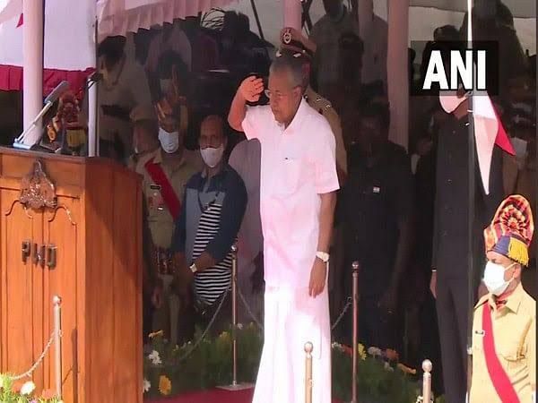 മതനിരപേക്ഷ സ്വഭാവം കാക്കണം, ഫെഡറൽ മൂല്യങ്ങൾ സംരക്ഷിക്കണം'; സ്വാതന്ത്ര്യദിനാശംസകളുമായി മുഖ്യമന്ത്രി