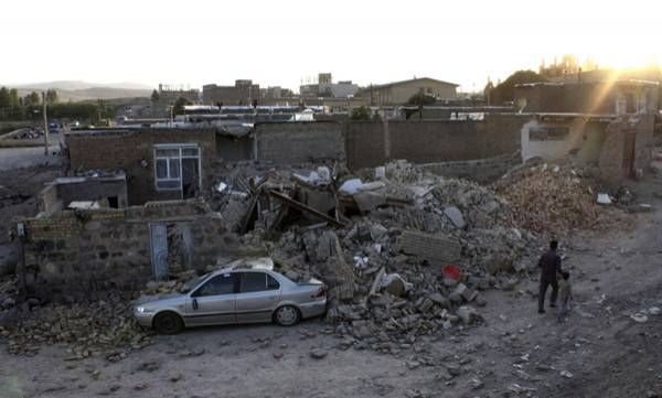 ഗൾഫ് മേഖലയിലെ വൻ ഭൂചലനം; 7.6തീവ്രത രേഖപ്പെടുത്തിയ പ്രകമ്പത്തില്‍ 130 മരണം; ഗള്‍ഫ് മേഖലയില്‍ തുടര്‍ചലനങ്ങള്‍ തുടരുന്നു