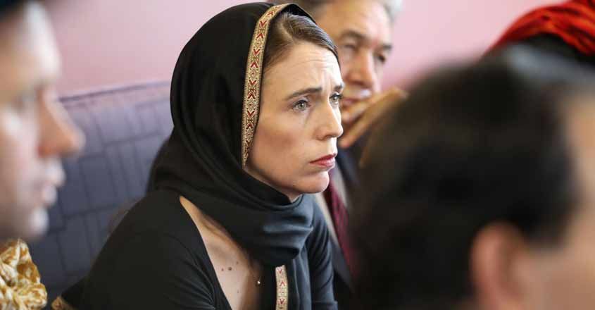 ന്യൂസിലൻഡിന്റെ കണ്ണീരൊപ്പി ജസീന്ത ആഡേണ്‍; ലോകം മുഴുവൻ  ഒറ്റസ്വരത്തിൽ വാഴ്ത്തുന്നു  ജസീന്ത നിങ്ങളാണ് ഞങ്ങളുടെ ശക്തി