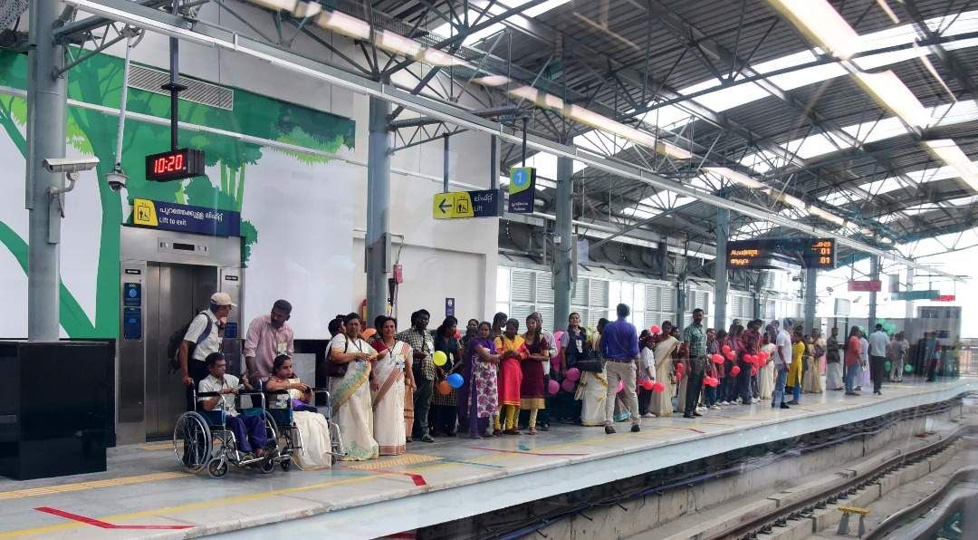 മലയാളി പണി തുടങ്ങി; ഫൈന്‍ ഇനത്തില്‍ തന്നെ കൊച്ചി മെട്രോ ലാഭം നേടുമോ?