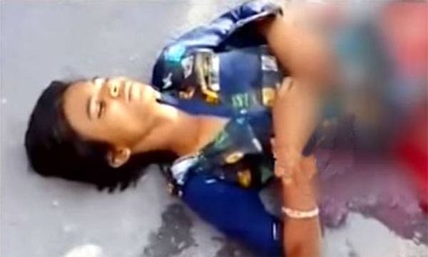 മനസാക്ഷി മരവിച്ച സമൂഹം; അപകടത്തില്‍ പരിക്കേറ്റു രക്തത്തിൽ കുളിച്ചുകിടന്നയാൾ സഹായത്തിനായി കെഞ്ചി; ആളുകള്‍ക്ക് തിടുക്കം ഫോട്ടോ എടുക്കുന്നതില്‍