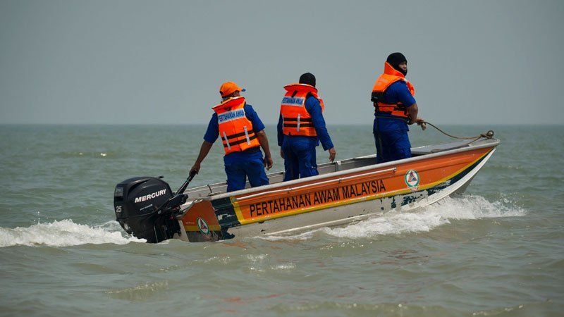 മലേഷ്യൻ ബോട്ട് മുങ്ങി ആറ് സഞ്ചാരികളെ കാണാതായി