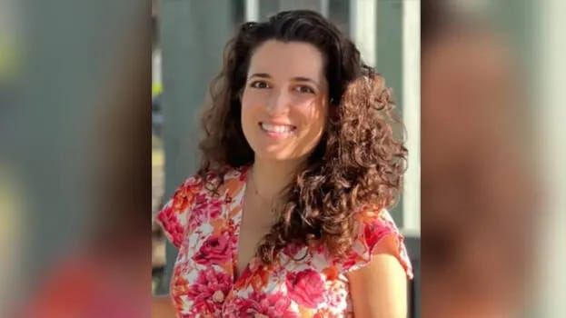 വിവാഹം കഴിക്കാന്‍ മോഹിച്ച് 'സുന്ദരിയായ' 42കാരി; അനുയോജ്യനായ വരനെ കിട്ടാന്‍ വ്യത്യസ്ത മാര്‍ഗം"