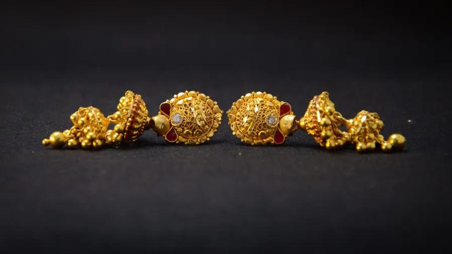 സ്വർണവില കുത്തനെ ഇടിഞ്ഞു