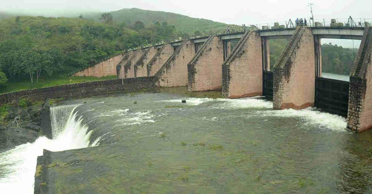 മുല്ലപ്പെരിയാർ ഡാമിന്റെ ഒരു ഷട്ടർ കൂടി തുറന്നു; ജലനിരപ്പ് 141.05 അടിയായി