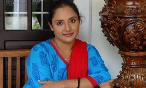 നിഷ സാരംഗ് തന്നെ നീലുവാകും; ഉപ്പും മുളകും സീരിയലില്‍ നിഷാ സാരംഗ് തുടരുമെന്ന് ഫള്‌വേഴ്‌സ് ടിവി