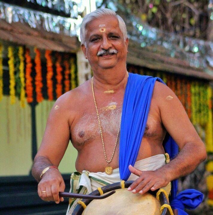 വാദ്യകലാ ഇതിഹാസം പെരുവനം കുട്ടൻ മാരാർ സിംഗപ്പൂര്‍ പൂരത്തില്‍....