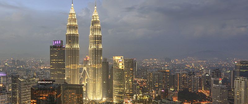 ക്വാലാലംപൂരിന്‍റെ ഭംഗി മുഴുവന്‍ ആവാഹിച്ച്  പട്രോണാസ് ട്വിന്‍ ടവര്‍