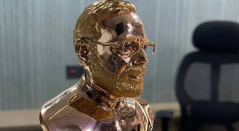 ഗുജറാത്ത് തെരഞ്ഞെടുപ്പ് വിജയം; സന്തോഷ സൂചകമായി മോദിയുടെ 11 ലക്ഷത്തിന്റെ സ്വർണ പ്രതിമ