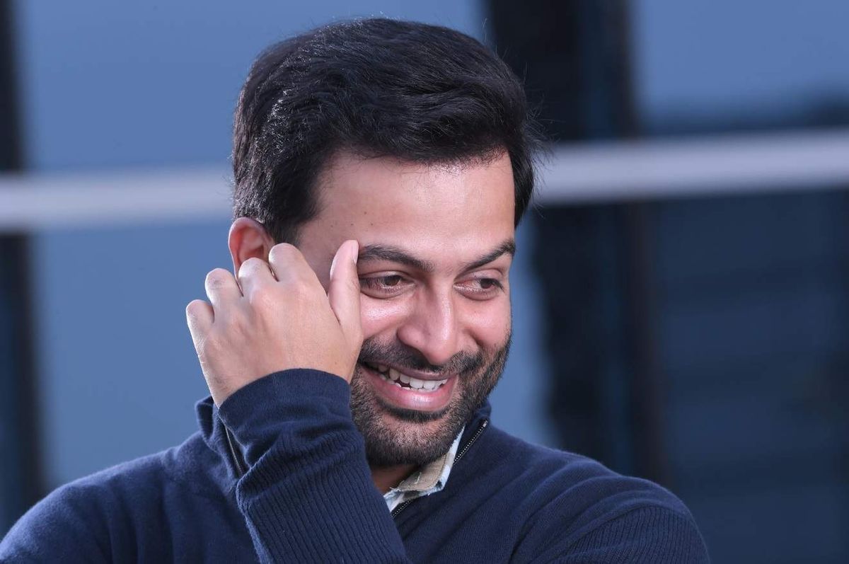 പൃഥ്വിയെ പൊട്ടിച്ചിരിപ്പിച്ച്  ലൂസിഫർ  കുറിപ്പിന് ആരാധകന്‍റെ മലയാളം തർജമ