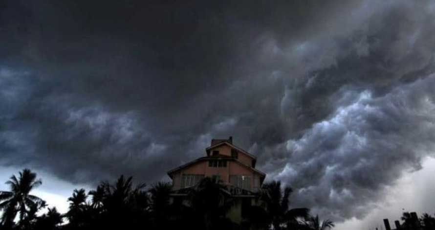 കേരളം മുഴുവൻ റെഡ് അലര്‍ട്ട് പ്രഖ്യാപിച്ചു