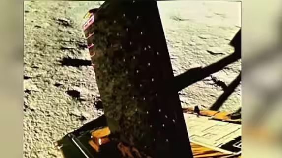 ചന്ദ്രയാൻ 3: റോവർ ഇറങ്ങി, ഇന്ത്യയുടെ അശോകസ്തംഭ മുദ്ര ചന്ദ്രനിൽ പതിഞ്ഞു