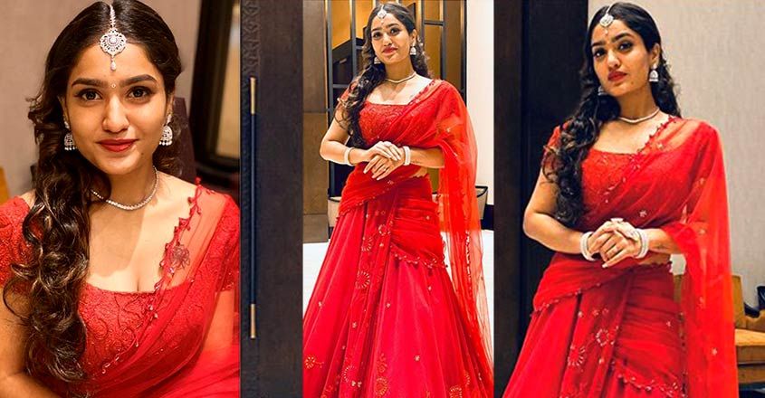 ചുവപ്പിൽ തിളങ്ങി സാനിയ ഇയ്യപ്പൻ: രാജകുമാരിയെപ്പോലുണ്ടെന്ന് ആരാധകർ